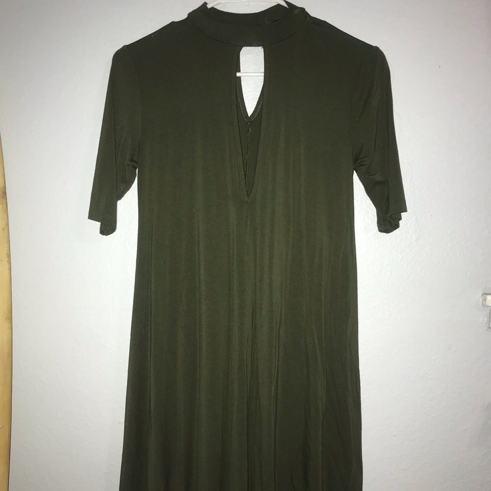 Green, short sleeved dress